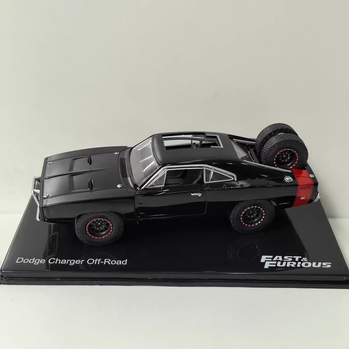 Diecast DEA 1:43 Scale CHARGER - огляд і ціна Car Charger