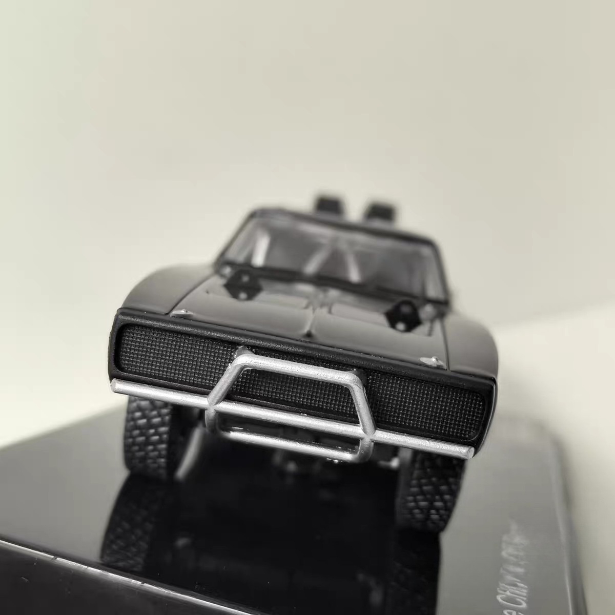 Diecast DEA 1:43 Scale CHARGER - огляд і ціна Car Charger