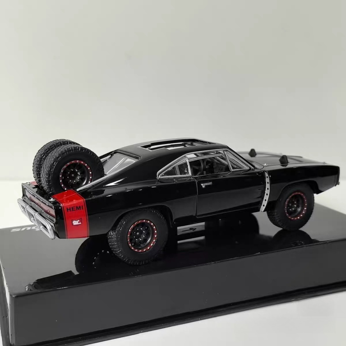 Diecast DEA 1:43 Scale CHARGER - огляд і ціна Car Charger